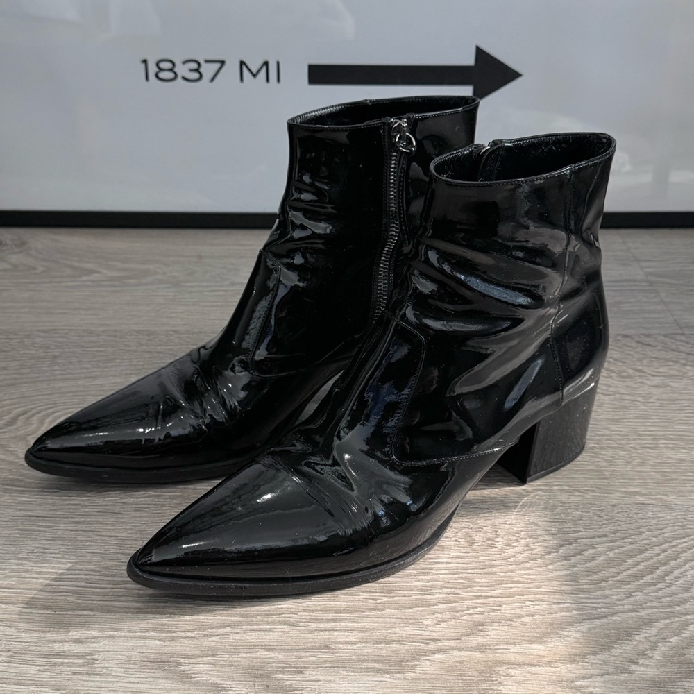 MIU MIU PATENT LEATHER ANKLE CHELSEA BOOTS IN BLACK